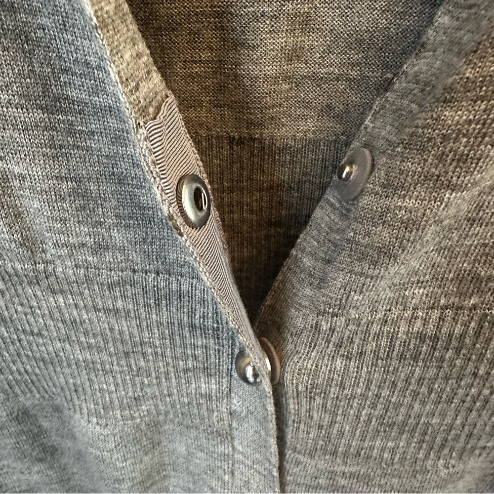 White House Black Market Cardigan Sz Small Gray 100% Merino Wool‎ Snap Front - Picture 5 of 12